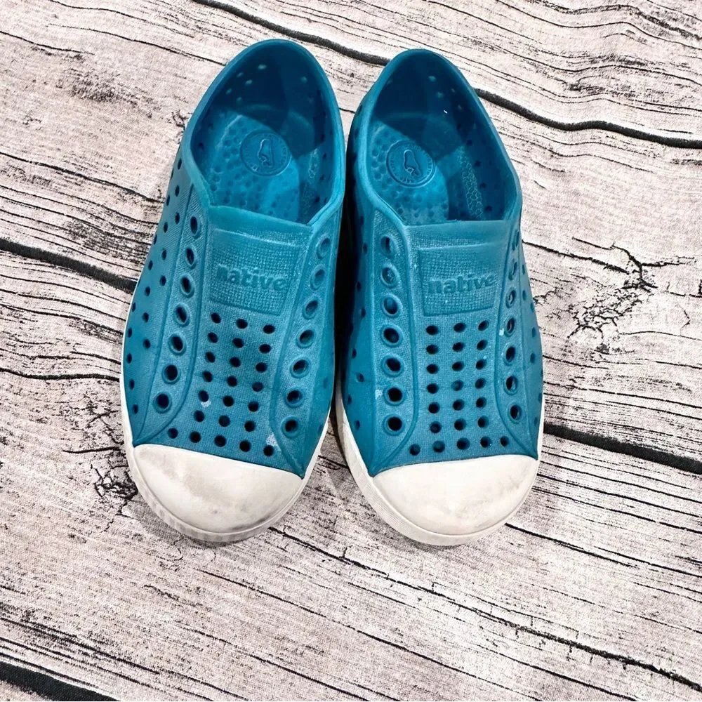 Native Teal and White Water Shoes with Perforated Design Kids Size 8